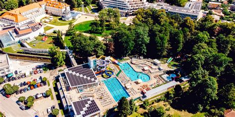 Ilustrácia vonkajšieho bazéna s atrakciami v Turčianskych Tepliciach