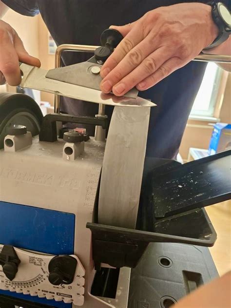 Brúsenie nožov vretenovej kosačky