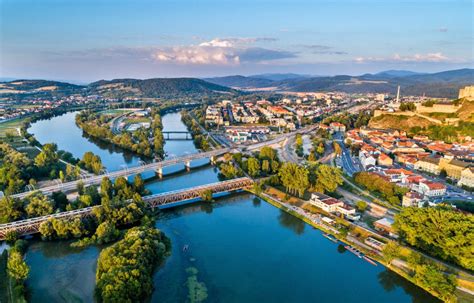 Trenčín a rieka Váh