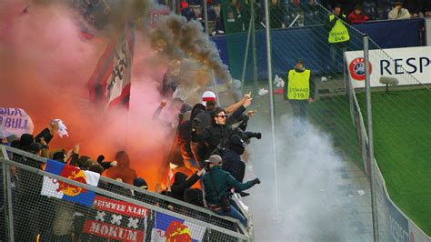 Schéma rozdielov medzi ultras a hooligans