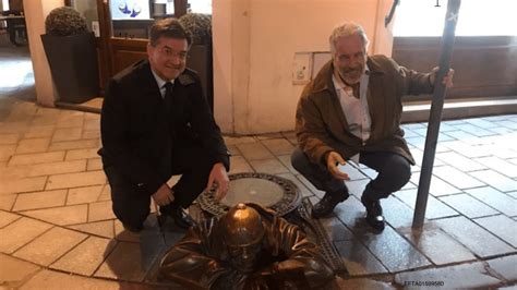 Screenshot z konverzácie Jeffreyho Epsteina a Miroslava Lajčáka