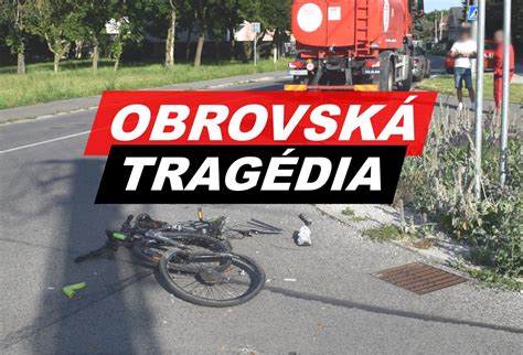 Cyklista na bicykli v reflexnom oblečení