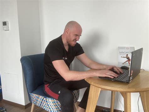 Porovnanie polohy pri sedení a v drepe