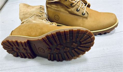 Znečistené topánky Timberland pred čistením