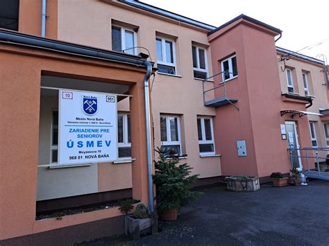 Exteriér Zariadenia pre seniorov ÚSMEV v Novej Bani
