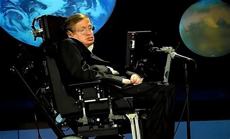 Stephen Hawking prednášajúci