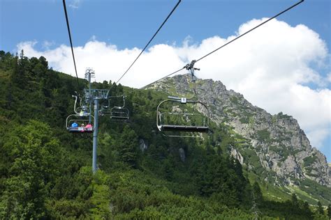 Sedačková lanovka Solisko Express s výhľadom na Tatry