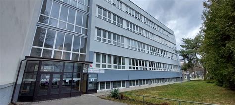 budova alebo symbolika spojená s hudobnou kultúrou a inštitúciami