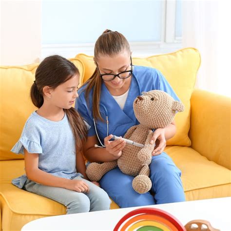 Pediatrická sestra a dieťa