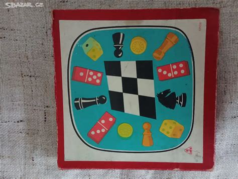 Ilustrácia rôznych klasických hier upravených pre seniorov, napr. veľké šachy, maxi domino