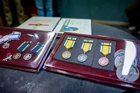 Pamätné medaile a vyznamenania pre vojnových veteránov