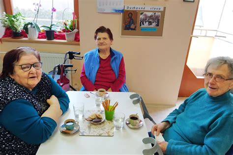Rande pre seniorov v kaviarni