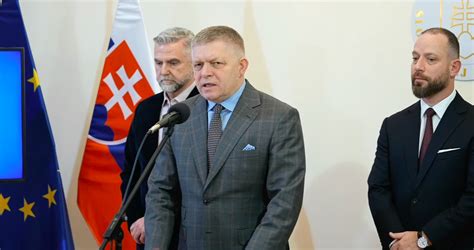 Robert Fico pri zakladaní strany SMER