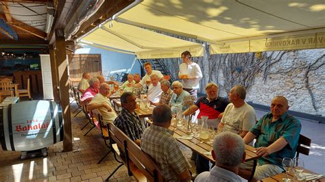 Spoločenské posedenie členov klubu Topoľčany