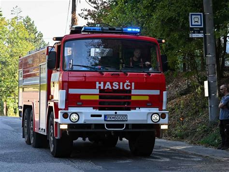 Hasiči zasahujú pri požiari Domova dôchodcov