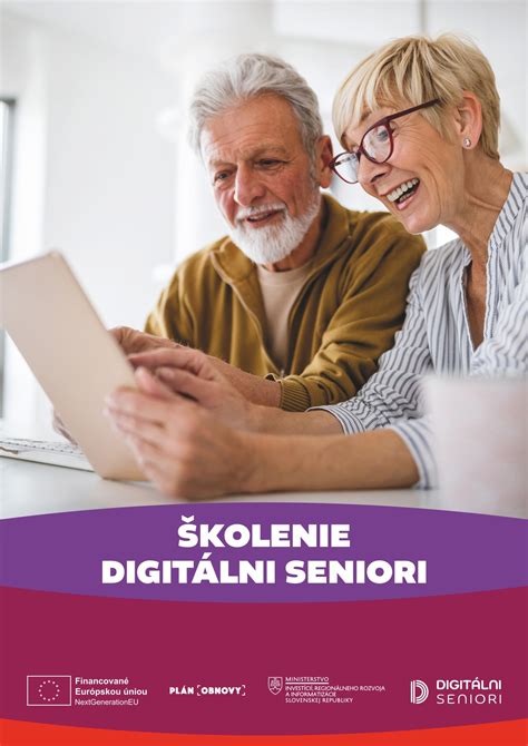 Seniori na školení digitálnych zručností, každý má tablet a školiteľ ukazuje na obrazovke