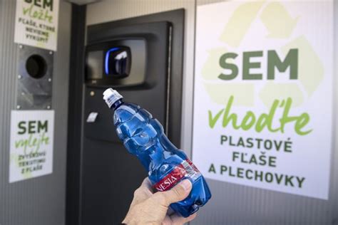 Obrázok zálohových fliaš a plechoviek v Nemecku