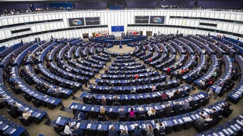 Výška platu poslanca Európskeho parlamentu
