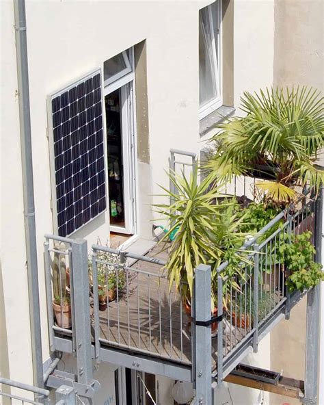 Solárne panely na balkóne