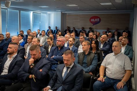 Predsedníčka Okresnej organizácie JDS Ilava Eva Hejduková pri slávnostnom otvorení