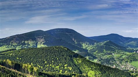 Malebný ostrovný kraj v Indonézii