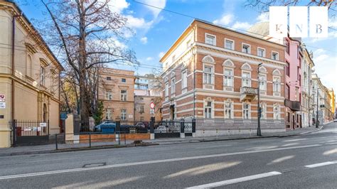Fotografia zrekonštruovanej budovy na Strelkovej ulici