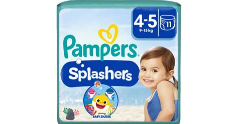 Matka prebaľujúca dieťa s plienkami Pampers