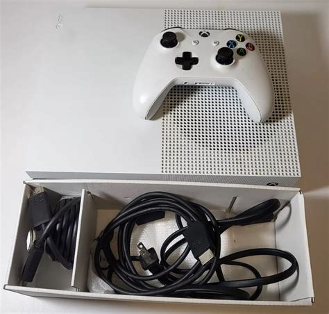 Rozobratý Xbox One s ventilátorom