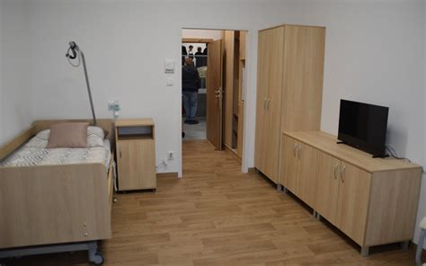 Domov dôchodcov v Spišskej Novej Vsi pred a po rekonštrukcii