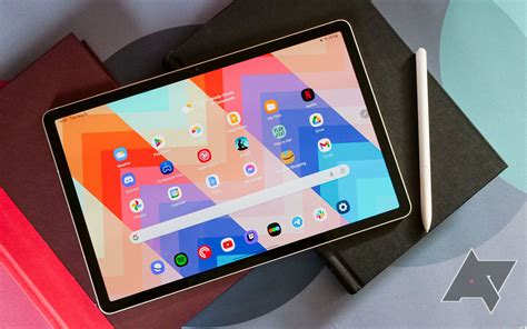 Tablet s nainštalovanými aplikáciami pre seniorov