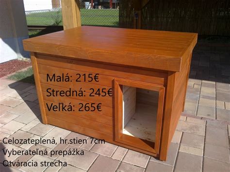Zateplená psia búda na záhrade