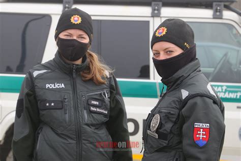 Infografika sumarizujúca dĺžku materskej a rodičovskej dovolenky pre policajtky a policajtov